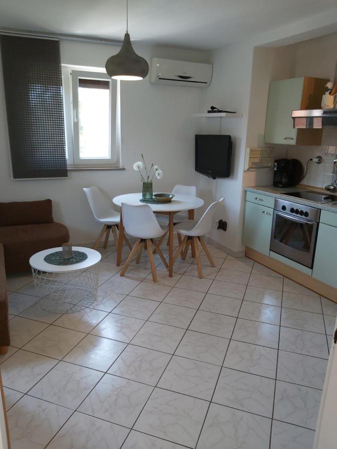 Ferienwohnung Mit 2 Schlafzimmer Oder Studio Apartment - Istrien-Fiorini Brtonigla Exterior foto