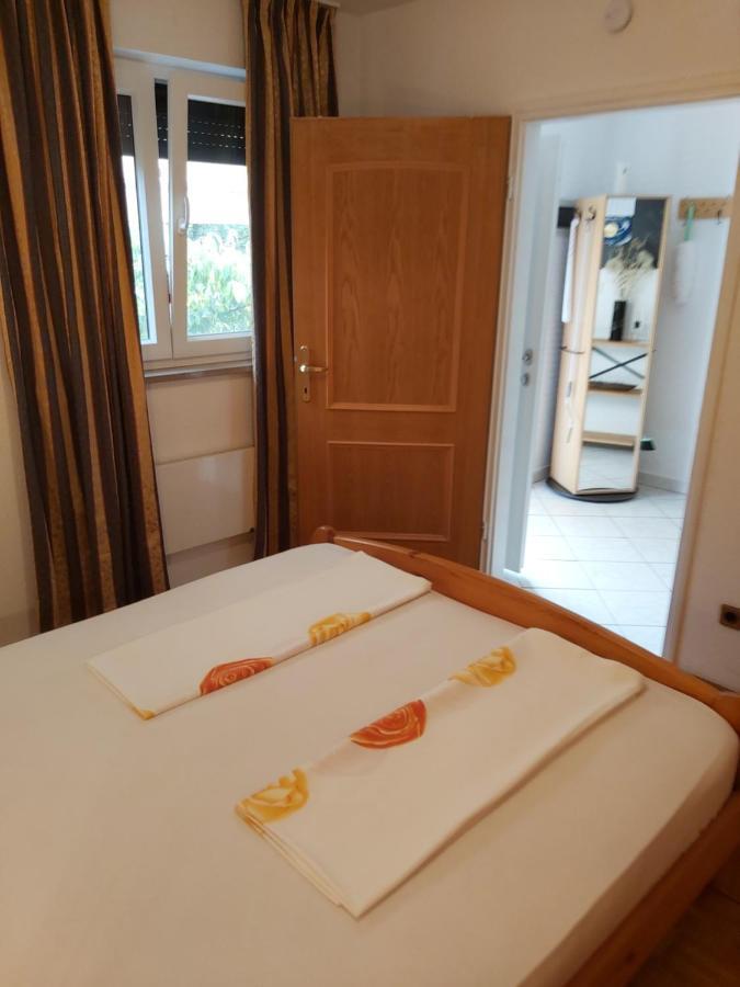 Ferienwohnung Mit 2 Schlafzimmer Oder Studio Apartment - Istrien-Fiorini Brtonigla Exterior foto
