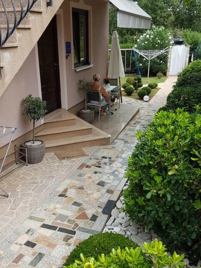 Ferienwohnung Mit 2 Schlafzimmer Oder Studio Apartment - Istrien-Fiorini Brtonigla Exterior foto